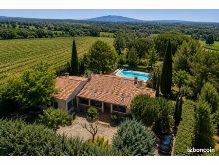 propriété provençale avec piscine – la motte (var)