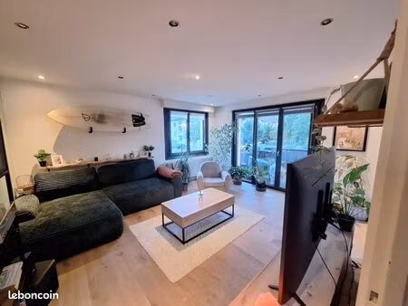 t4 lumineux de 90m2 avec garage parking et balcon à cluses