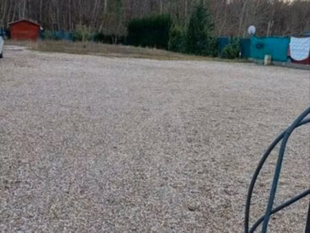 bonjour je mets mon terrain à louer