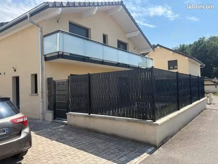 belle maison dans une résidence calme