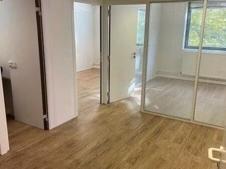 bureaux 38 m² évry-courcouronnes