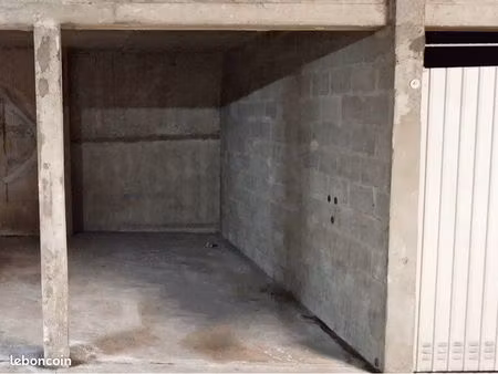 parking couvert pour petit véhicule boxable