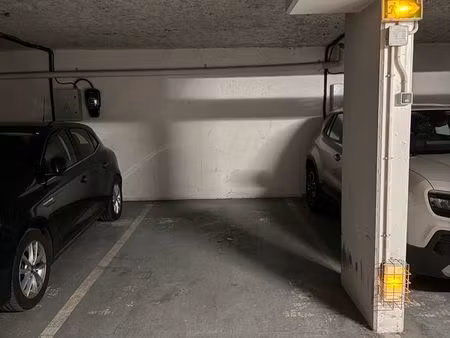 vente parking levallois