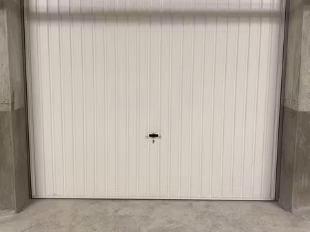 garage box sécurisé 14m2 en sous-sol
