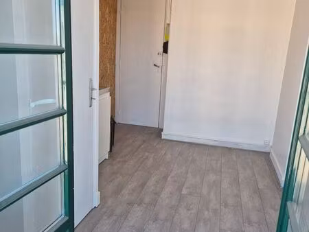 1 piece/1 chambre bourg la reine
