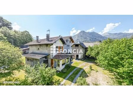 ensemble immobilier à fort potentiel une maison de 64 m2 et grange 144 m2 à réhabiliter av