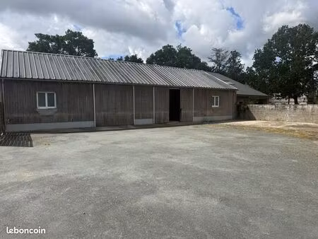 entrepôt 240 m² plessé
