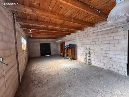 local 500 m² la crau