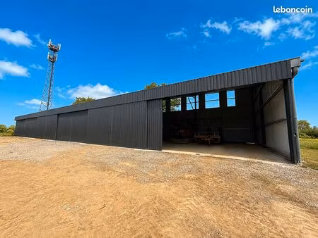 local 675 m² nesmy