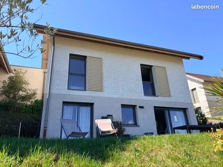 villa contemporaine 5 pièces — 121 m² (extensible à 140 m²) sur terrain de 405 m² — vue mo