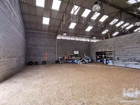 local industriel 200 m²