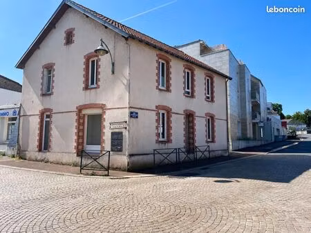 local d'activité 143 m²