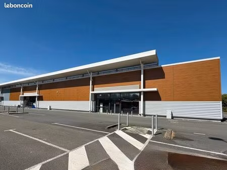 local commercial 476 m²