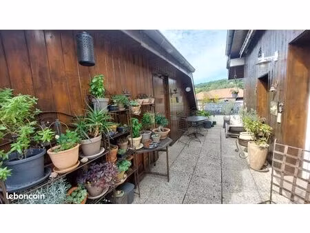 appartement duplex lumineux | terrasse 19 m2 | centre-ville poisy