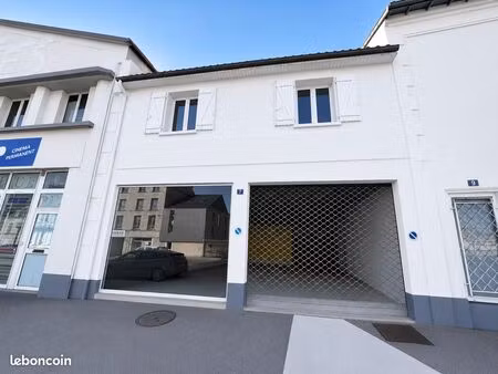 local commercial 206 m2 - emplacement de choix