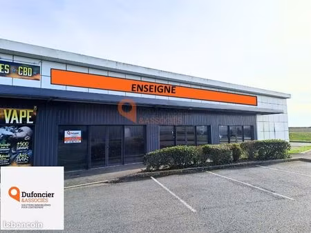 local commercial 352 m² poitiers