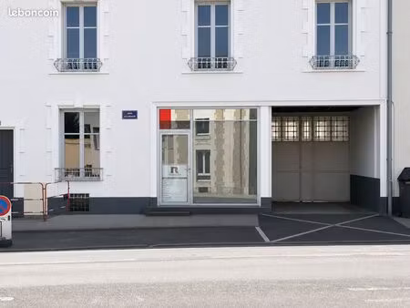local commercial 390 m2 - emplacement de choix