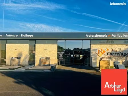 local commercial 950 m² poitiers