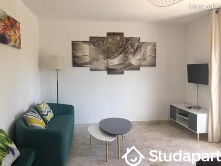 chambre 1 pièce 9 m²