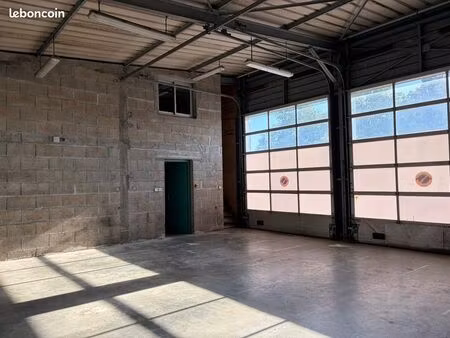 local 90 m²