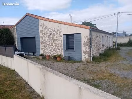 maison à louer aux herbiers