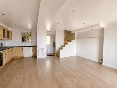 maison de 4 pièces de 82 m² à rolleboise