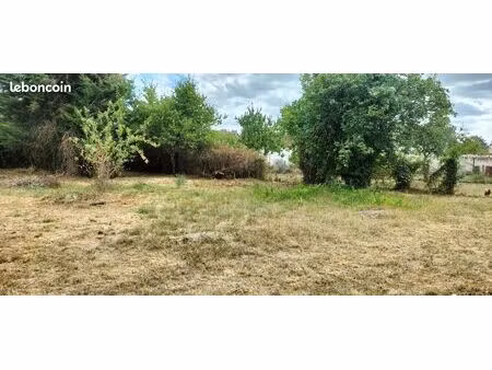terrain 700 m² port-de-piles