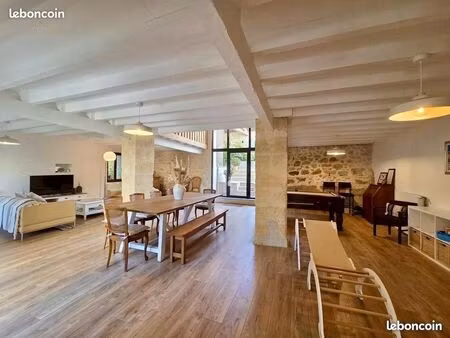 maison 6 pièces 240 m²