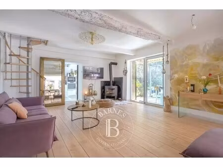 maison de luxe à vendre à la destrousse : 680 000 €