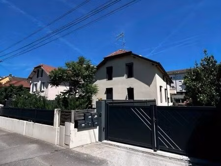 ◊ immeuble de rapport 5 90% net — douane moëllesulaz 150m — 100% loué