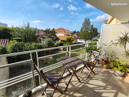rezé - superbe t2 atypique de 59m² avec garage et balcon – meublé