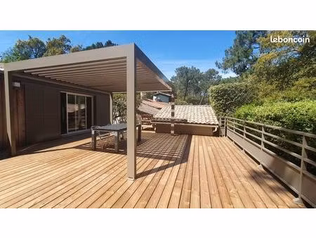villa a l herbe en parfait etat