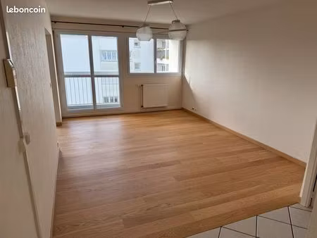 t4 de 81m2 en tbe au 4ème étage