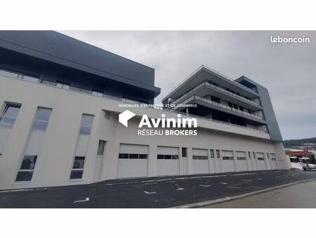 local 116 m² poisy