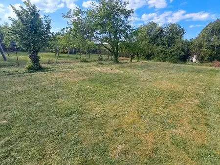 terrain constructible de 1225 m2