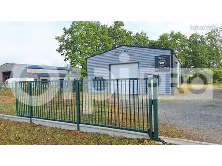 local d'activité 150 m²