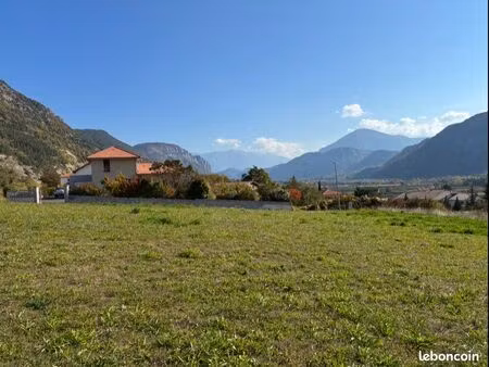 terrain constructible 1139m2