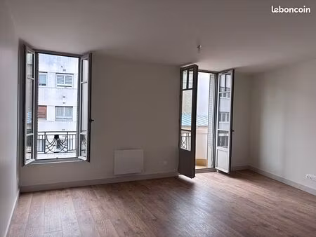 studio 1 pièce 32 m²