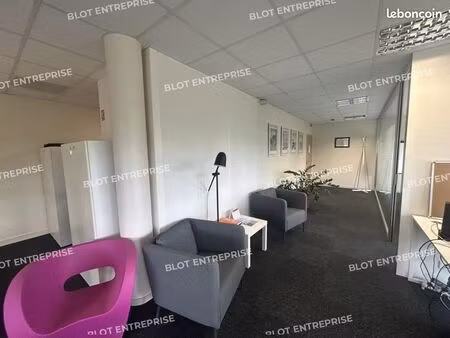bureaux 113 m²