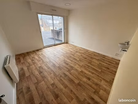 bureaux professionnels à louer – accès indépendant + parking privé