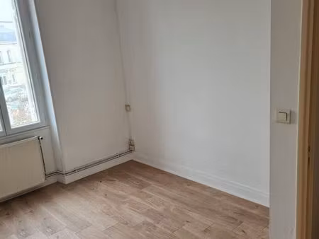 t3 en duplex dans immeuble en pierre