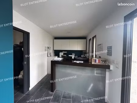 bureaux 330 m²