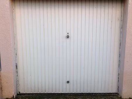 cherche a louer garage ou petit entrepôt aux alentours de rosans / moydans /l'épine / serr