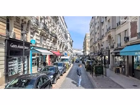 boutique 279 m² courbevoie