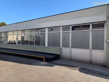 local d'activité 360 m²