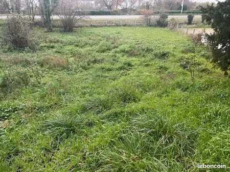terrain constructible de 910 m2 viabiliser