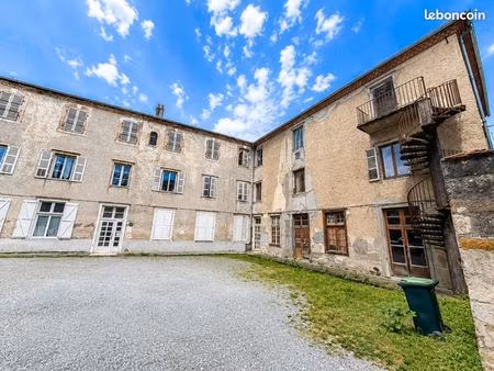immeuble de rapport de 1500 m2/ fort potentiel