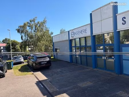 local d'activité 149 m²