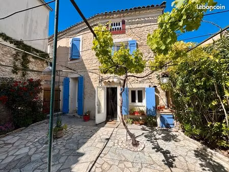 maison à volx