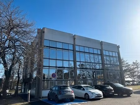 bureaux rdc 65 m2 tres bon etat merignac parc tertiaire cadera aeroport